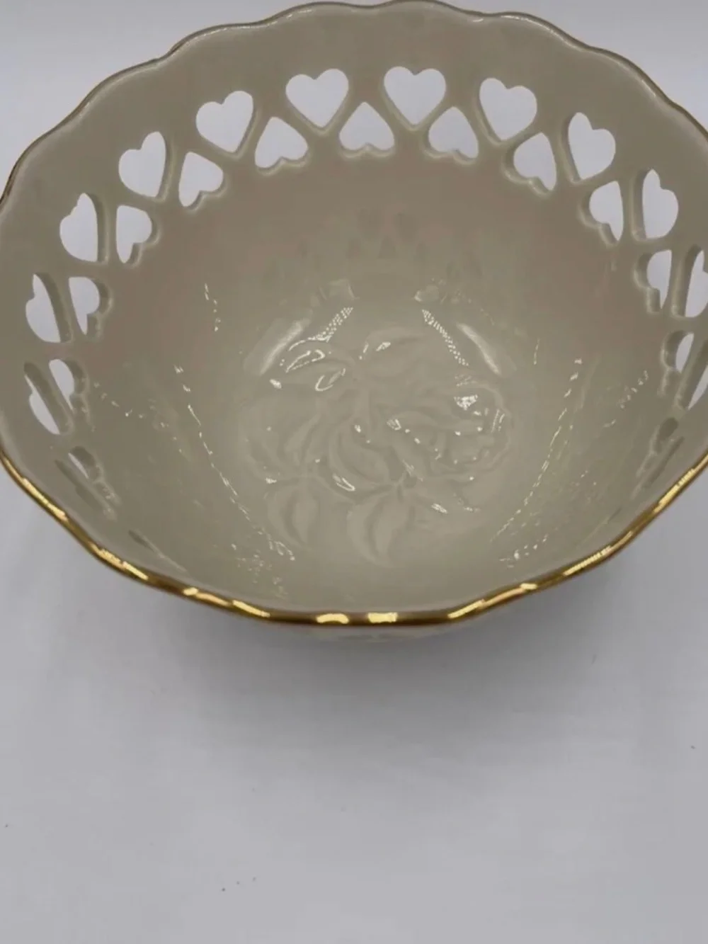 Lenox Heart Candy Dish Gold Trim 5 ½ inches round